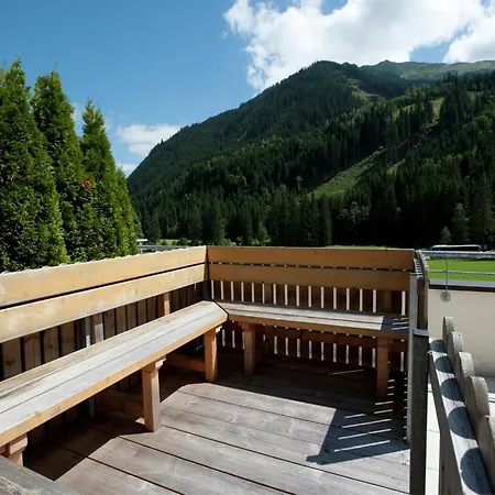 In Near Lift & Sauna Horská chata Saalbach-Hinterglemm